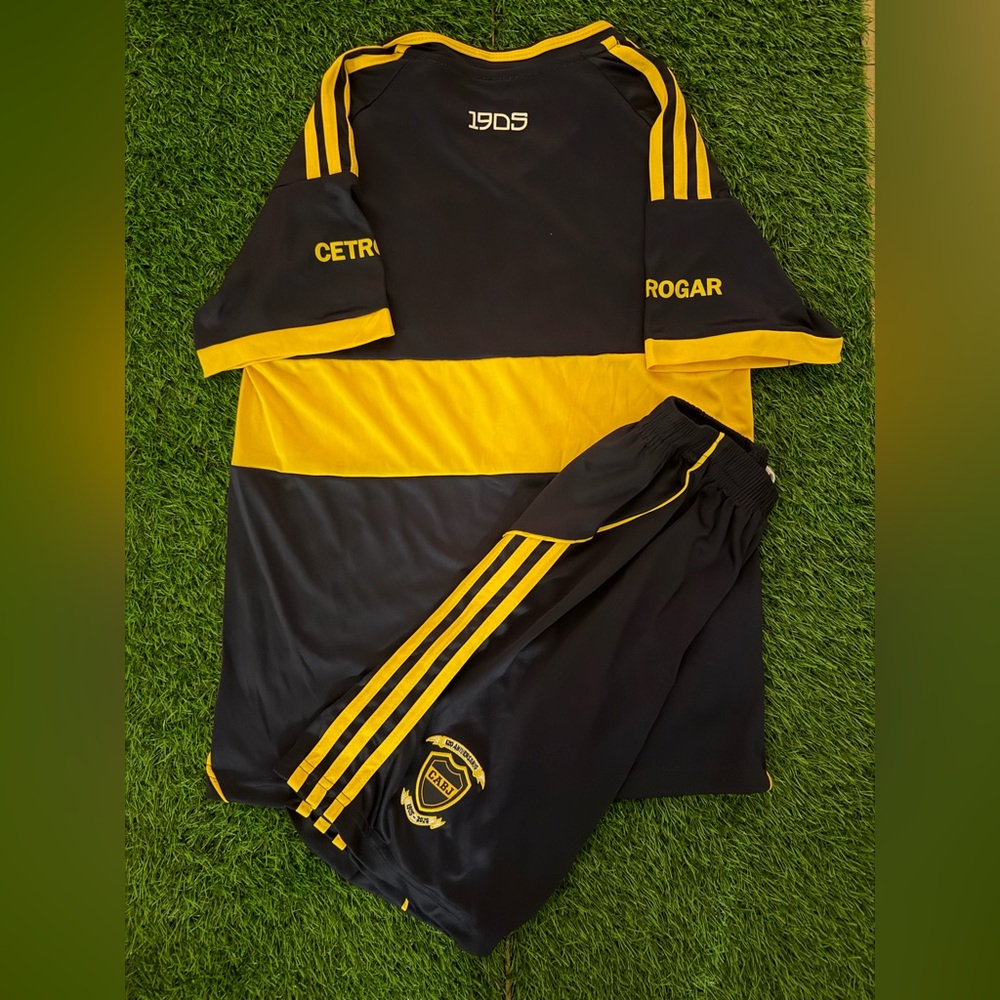 Boca Jrs jersey kids set